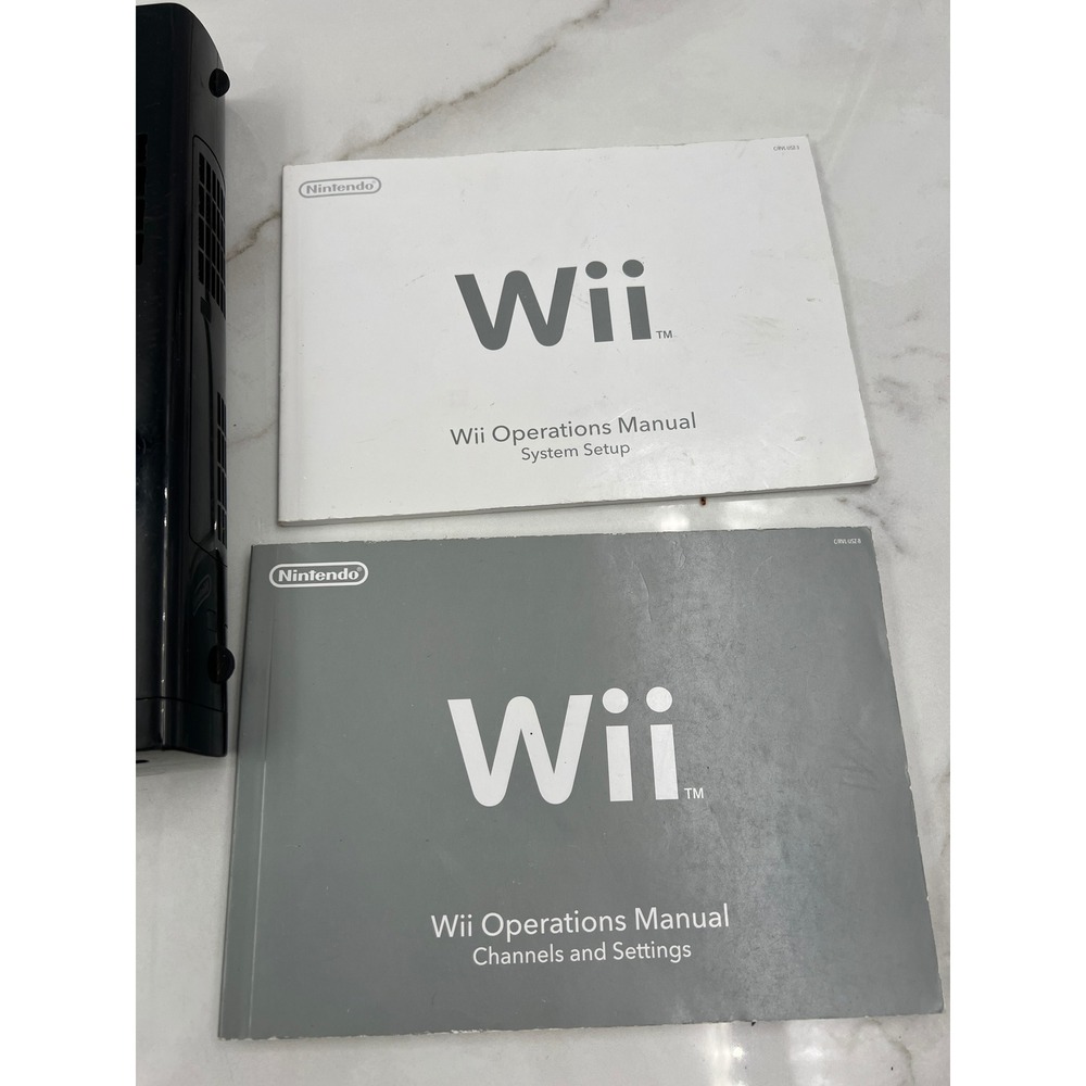 Nintendo Wii U Console Black 32GB WUP-101(02) with AV Cable and Manuals - Picture 2 of 13